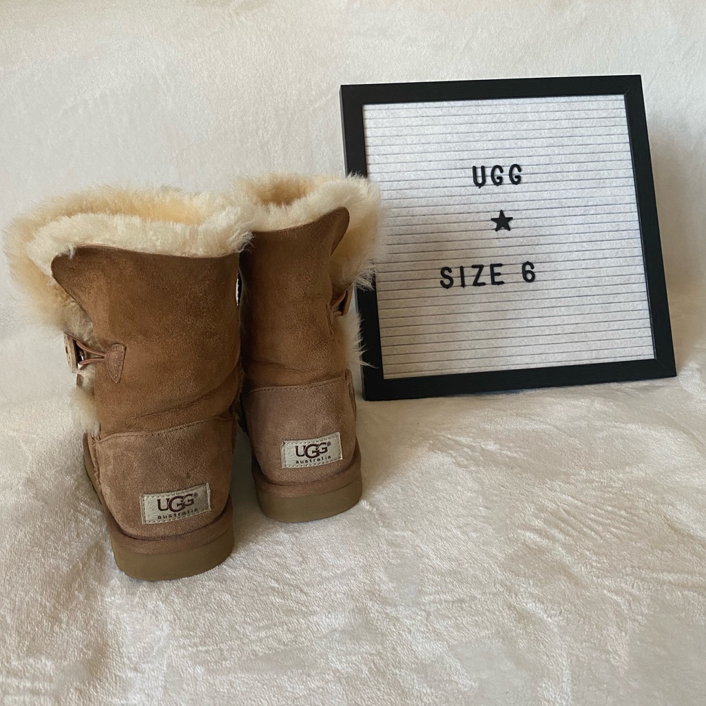 Chestnut Bailey Button Ugg’s